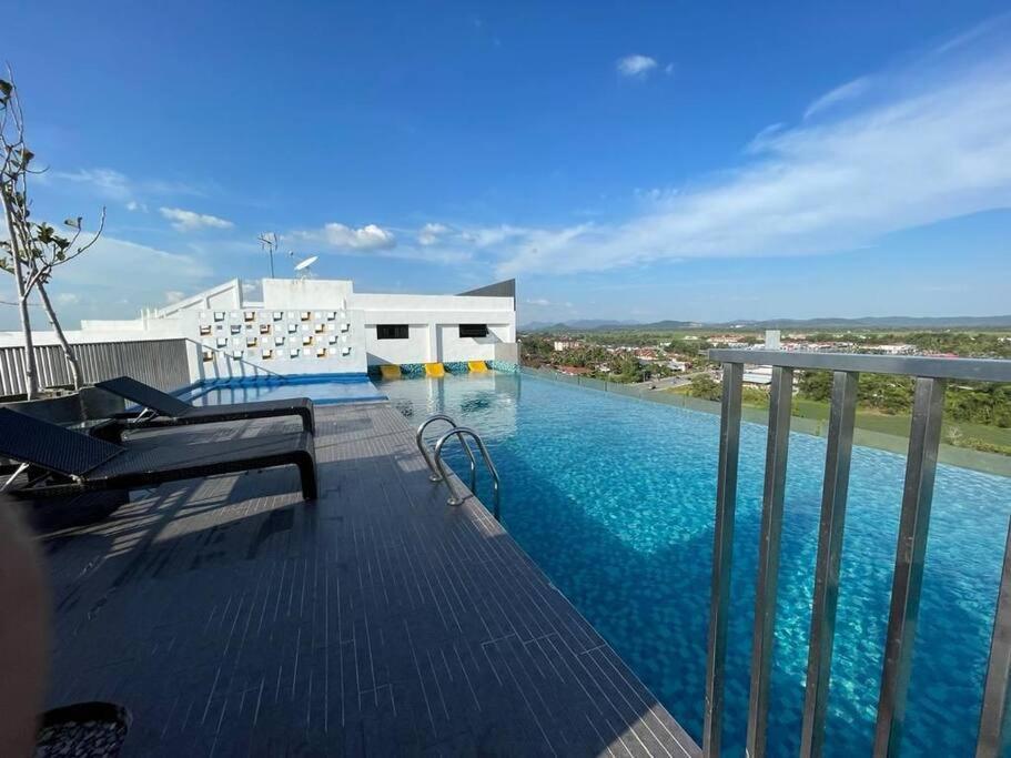 Myrumah Imperio Home , Alor Setar 3Br With Sky Infinity Pool Esterno foto